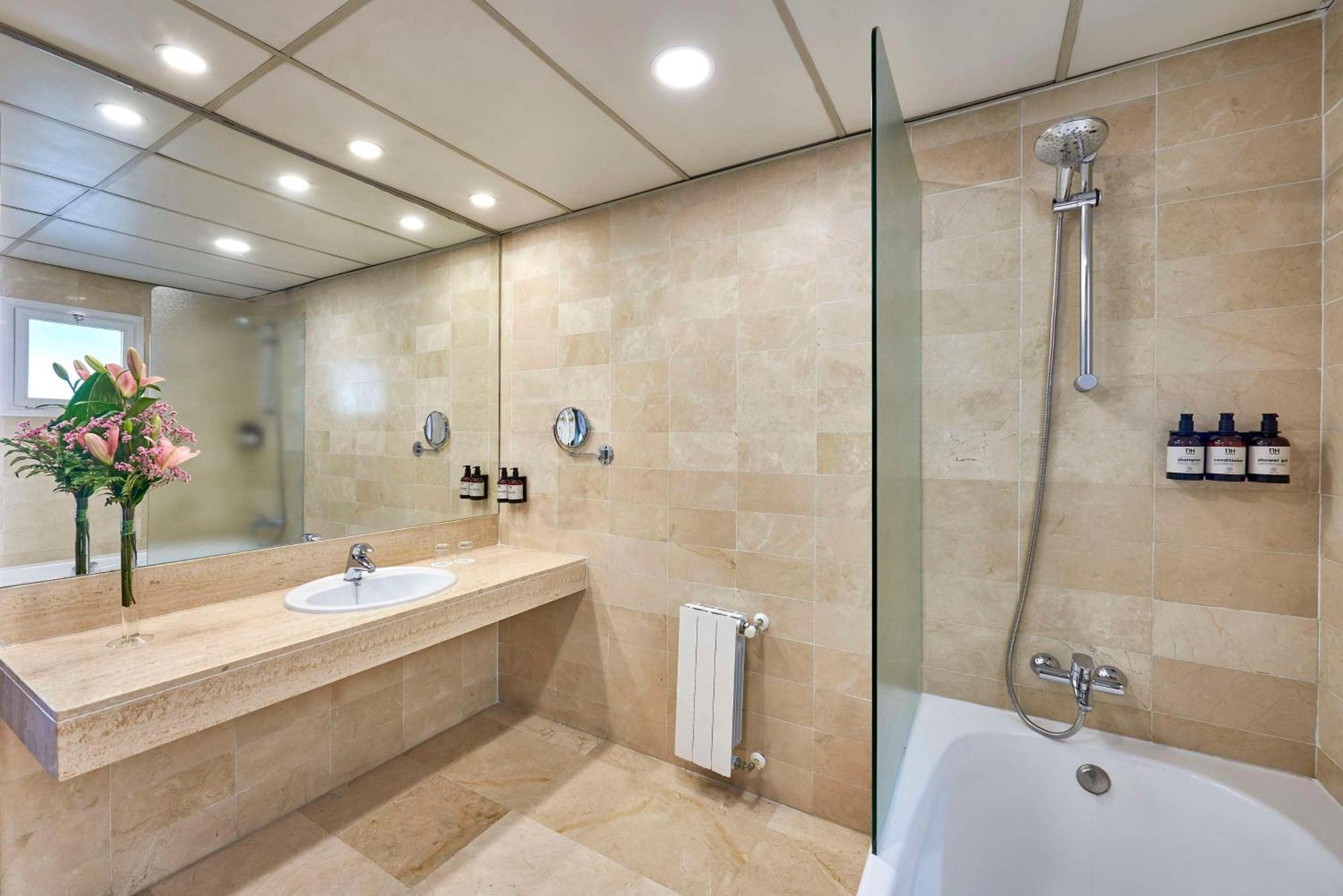 Nh Eixample Hotel